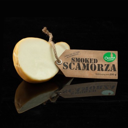 Smoked Scamorza Cheese ± 200gr/Pack