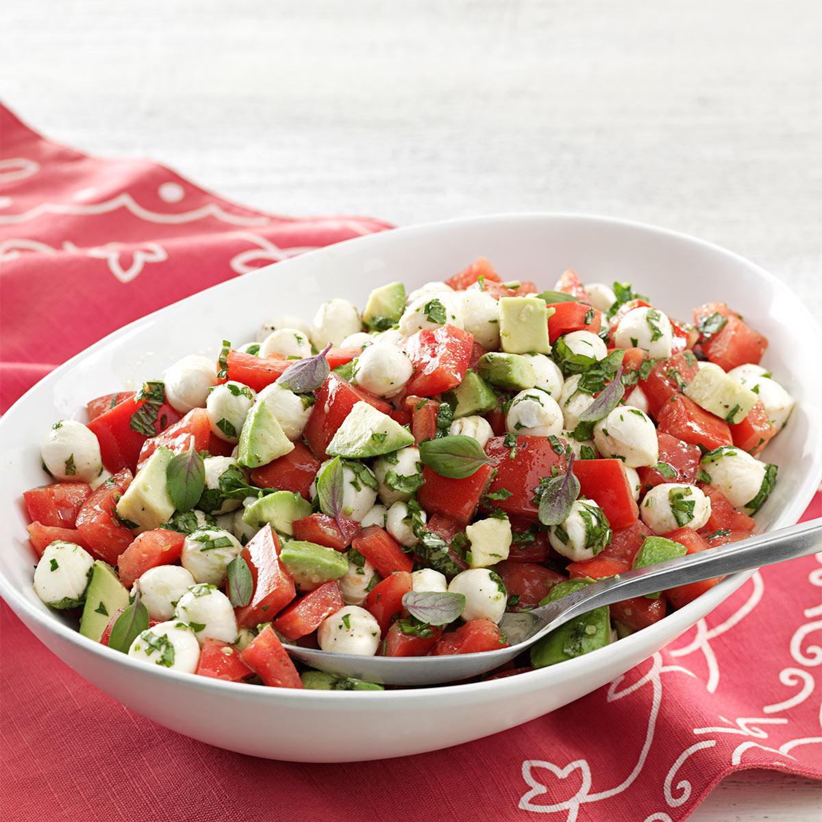 Fresh Mozzarella and Tomatoes Salad